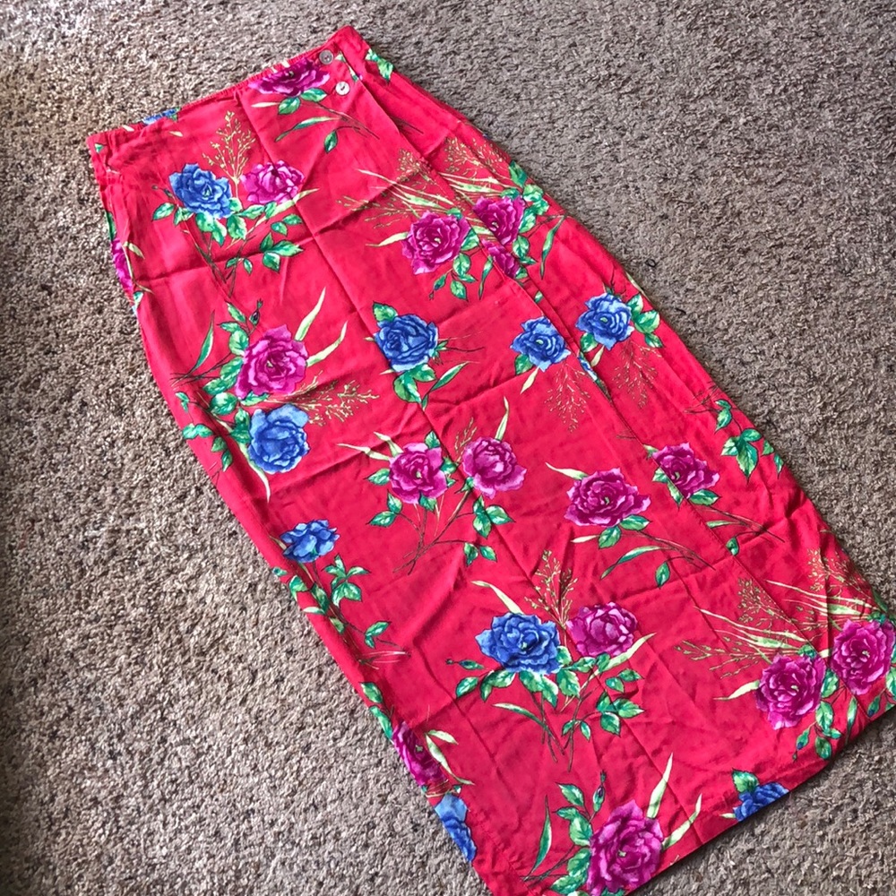 Metropolitan NY red floral maxi skirt, small